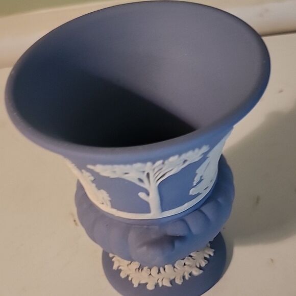 Classic Blue and White Mini Urn - Picture 6 of 9